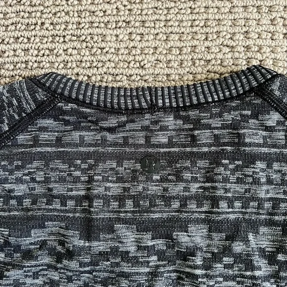 Lululemon Rest Less Pullover Longsleeve - Picture 4 of 4